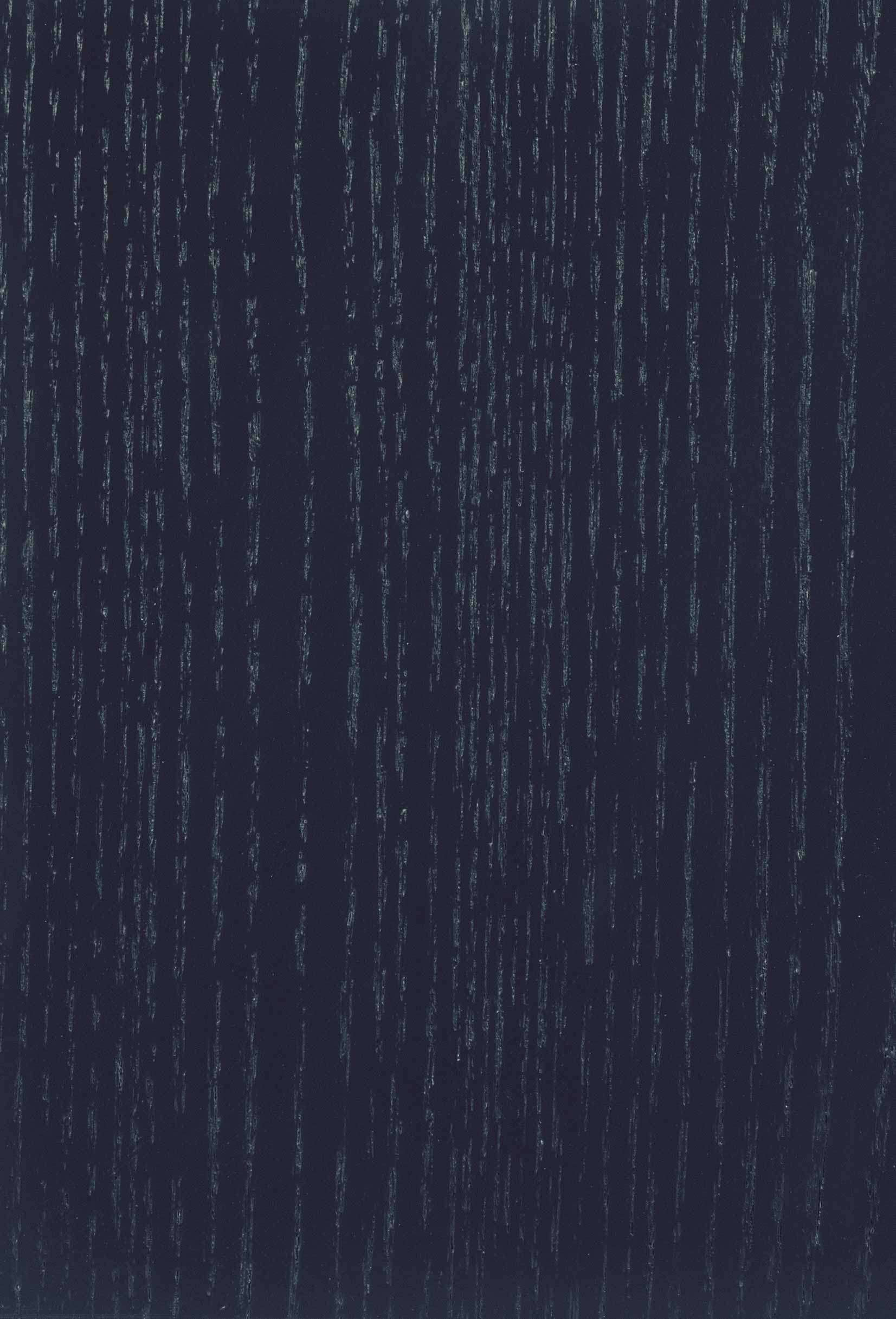 Серое дерево